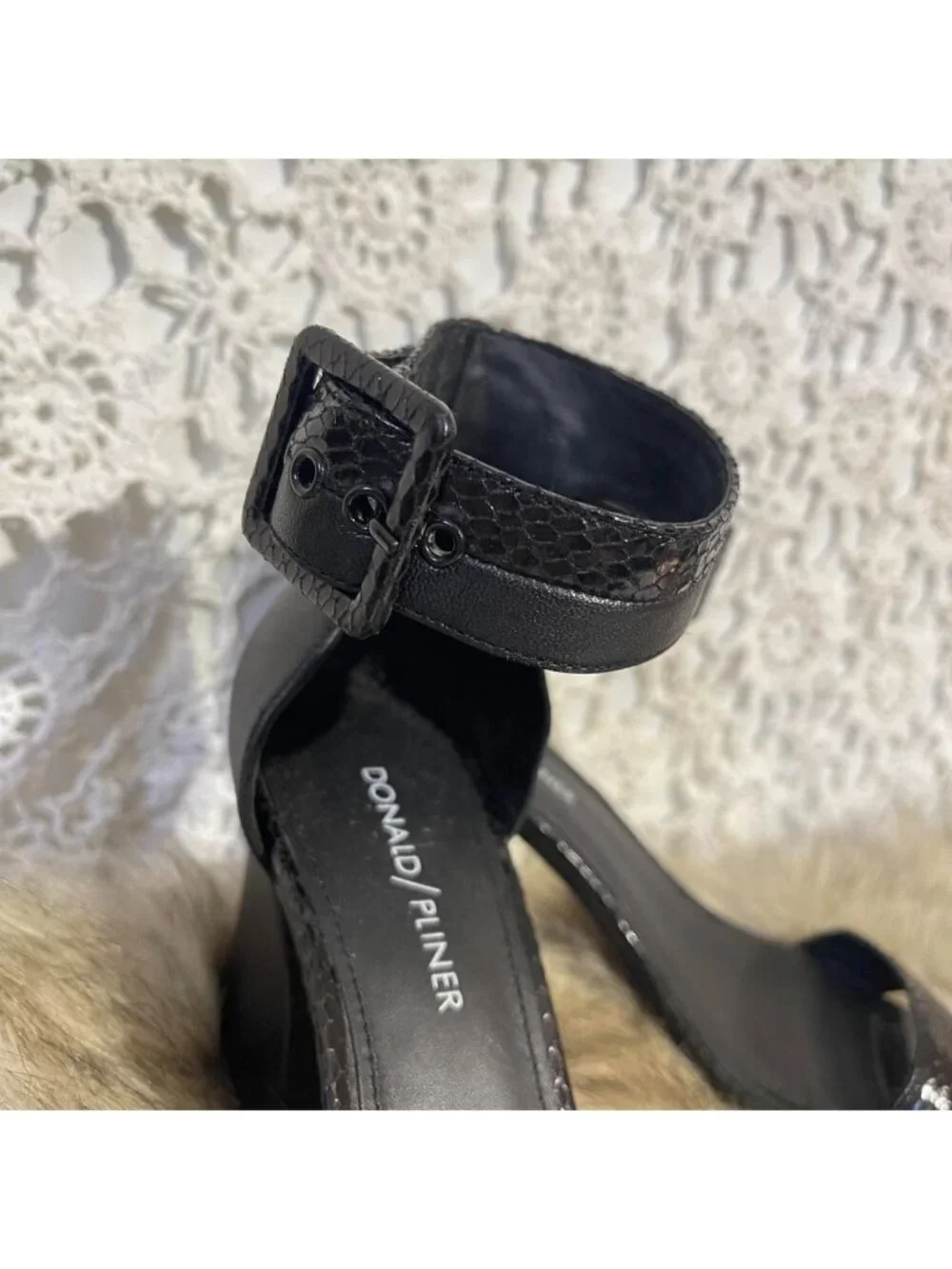 Donald J Pliner back leather block heel sandals size 8.5